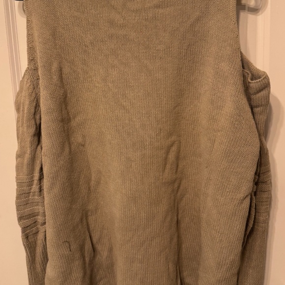 Star Wars Rebel Alliance Cold-Shoulder Sweater Size 3 (Plus) 🛰️ - Picture 3 of 10